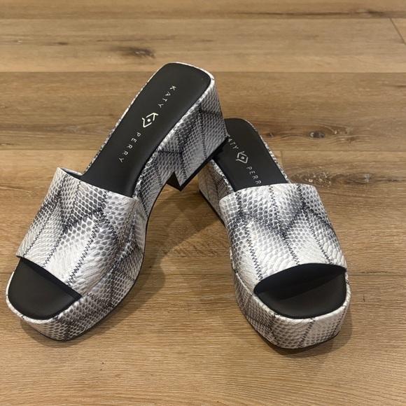 Katy Perry Collections Shoes - Katy Perry Collections Snakeskin Platform Sandals - Black and White